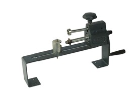 DEVICE FOR RING-CUTTER